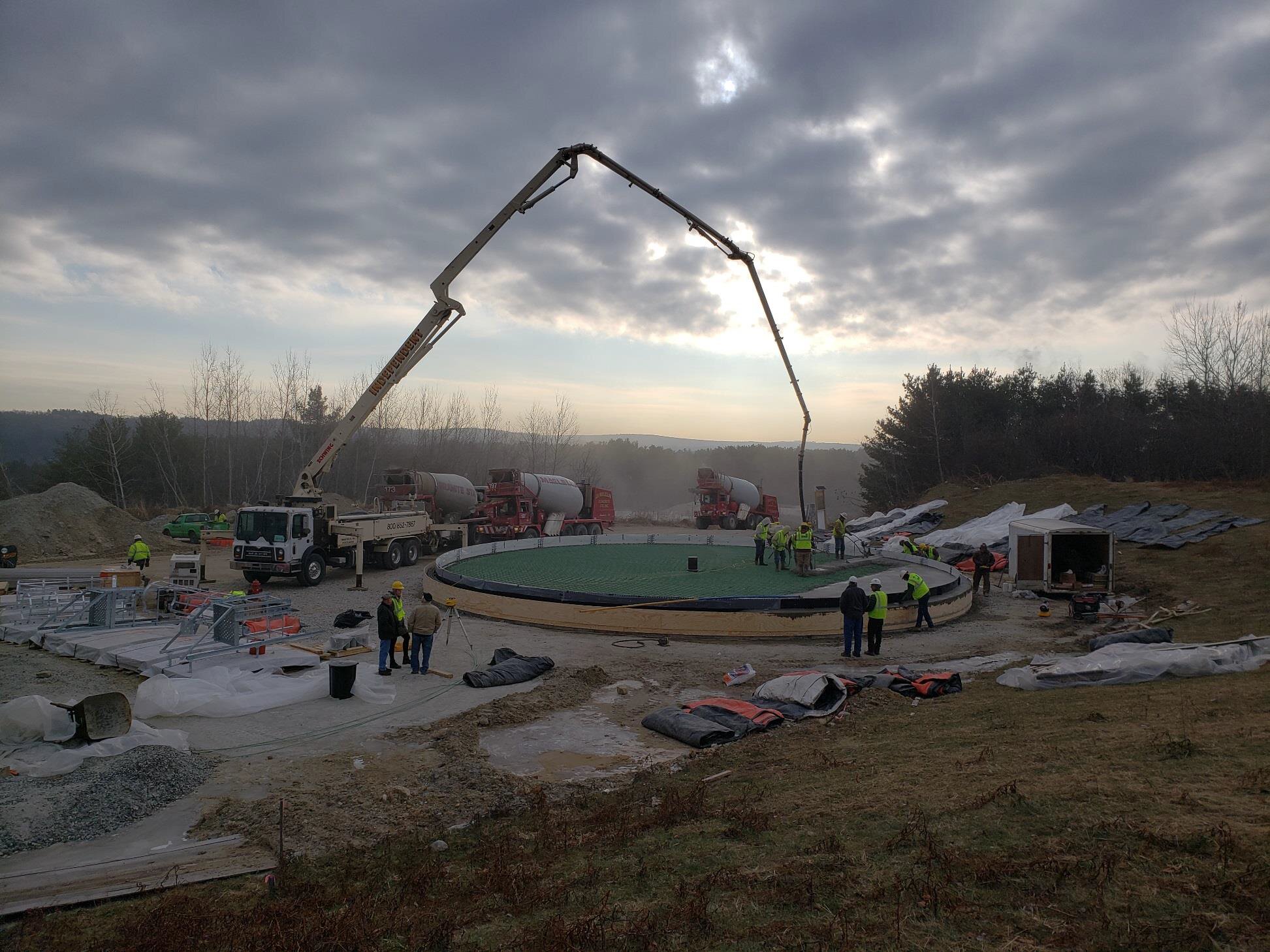 image of hooksett water tank under construction-DWSRF funded infrastructure project 